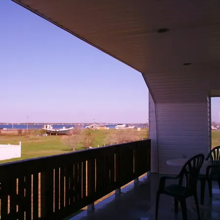Auberge Janine Du Havre Shippagan Exterior photo